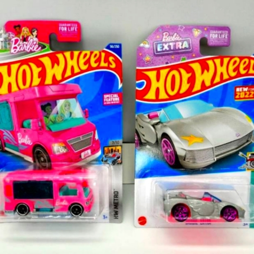 Hot Wheels Barbie Set - No camper. Only bubblematic and the gray and pink car!!